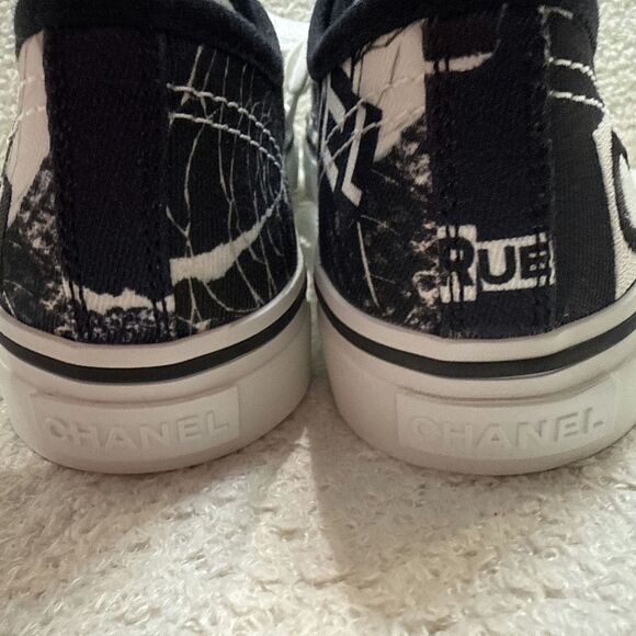 Chanel Sneakers Color White And Black Size 38 - Picture 5 of 9